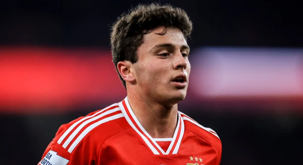 João Neves Resmi Gabung Manchester United