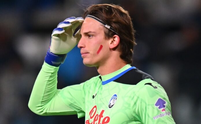 Manchester United Bidik Marco Carnesecchi
